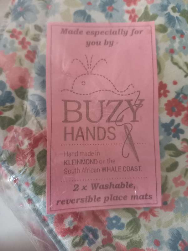 8 x Buzy Hands placemats