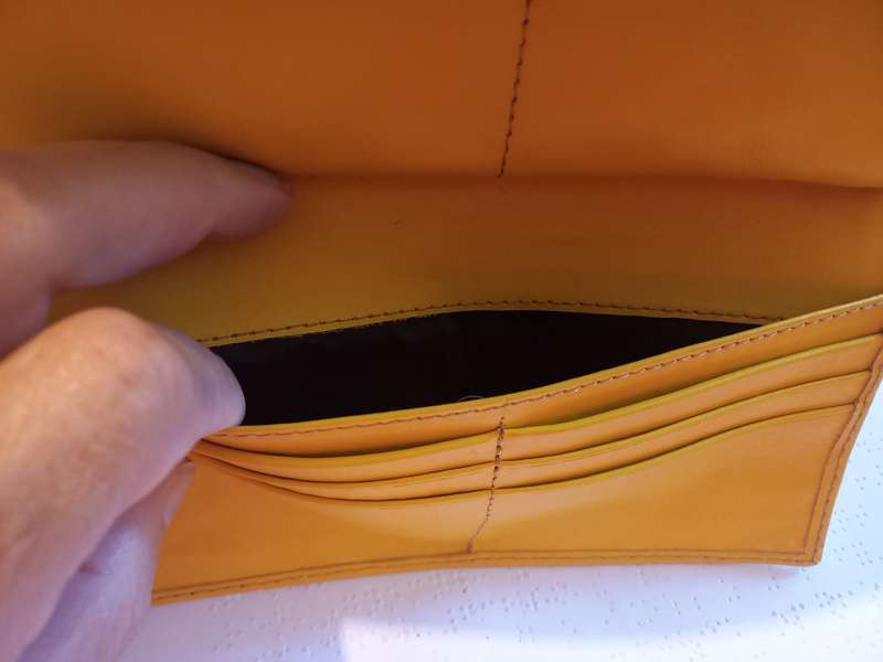 Genuine leather Roundflap ladies wallet
