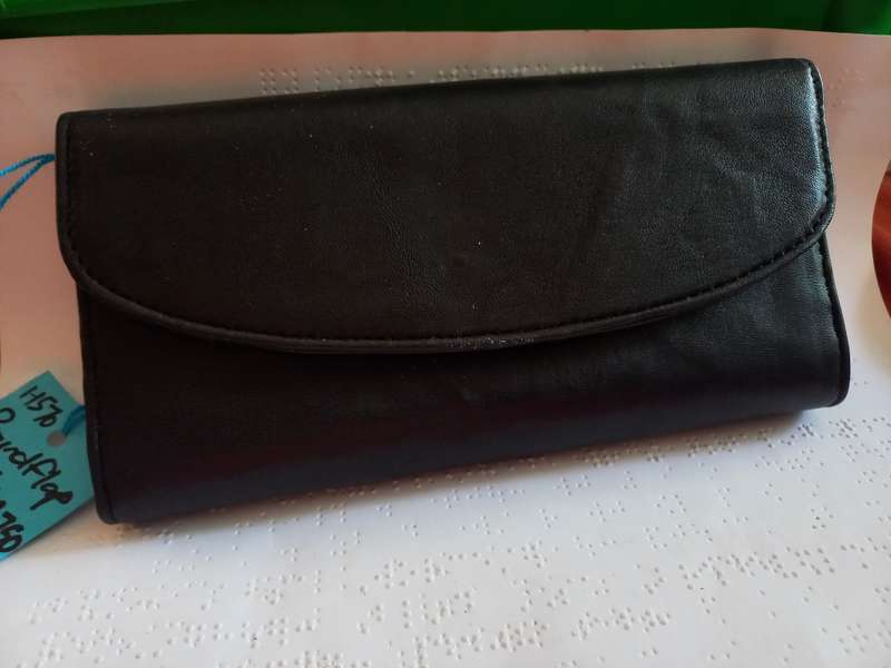 Genuine leather Roundflap ladies wallet