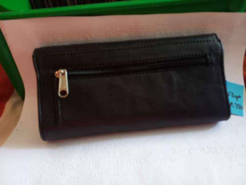 Genuine leather Roundflap ladies wallet