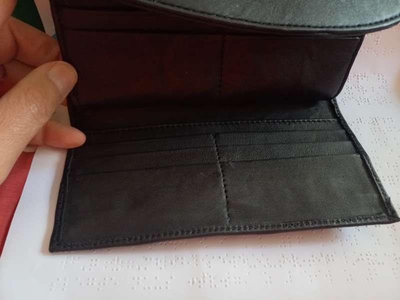 Genuine leather Roundflap ladies wallet