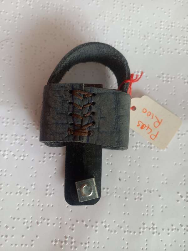 Genuine leather Swart Potjie lid holder