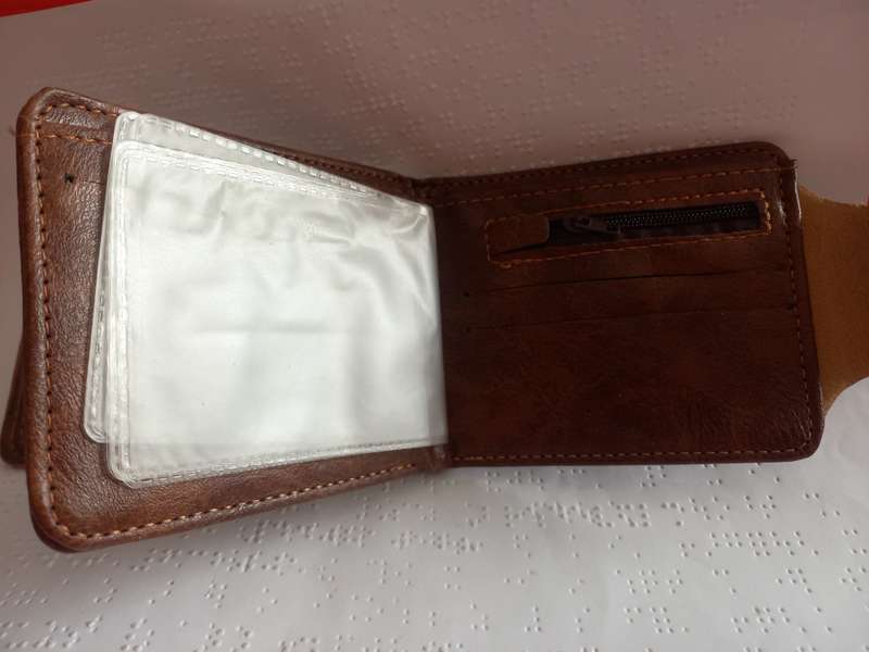 Wallet - Paris branding