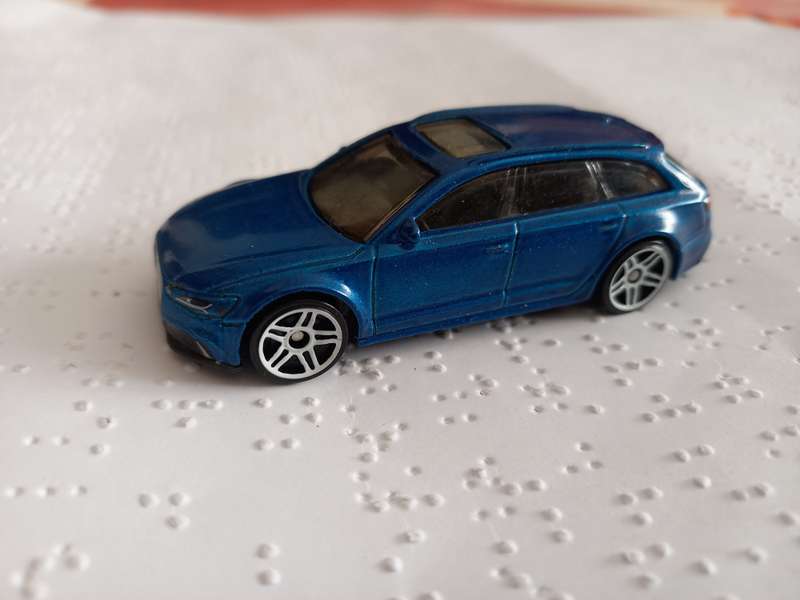 Hot wheels Audi RS6 Avant custom Blue