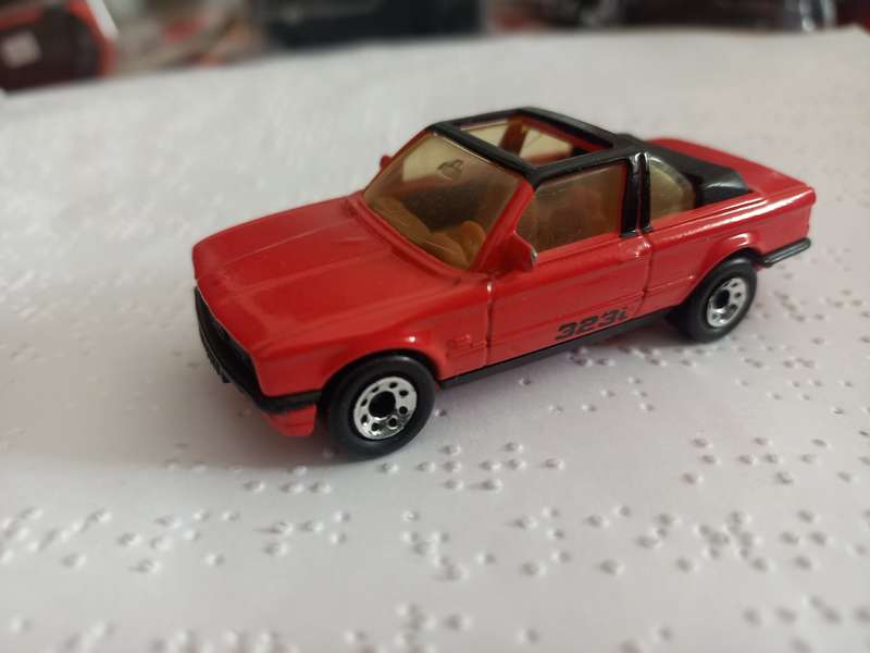 Matchbox BMW 323i cabriolet