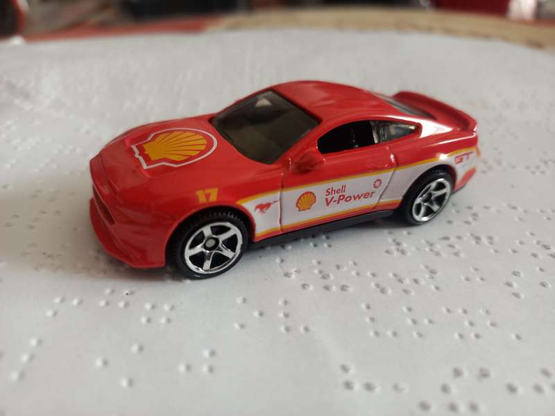 Matchbox Ford Mustang GT - Htf Shell livery