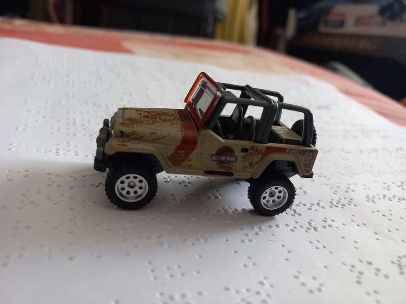 Matchbox custom Jurassic World Jeep