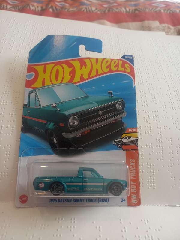 Hotwheels 1975 Datsun Sunny Truck - imported longcard