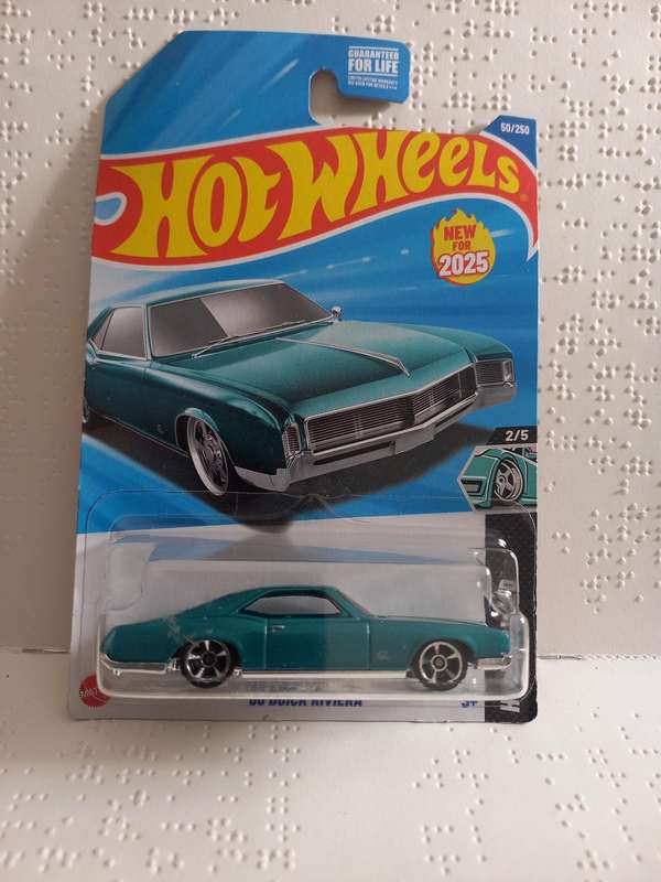 Hotwheels 1966 Buick Riviera - imported longcard