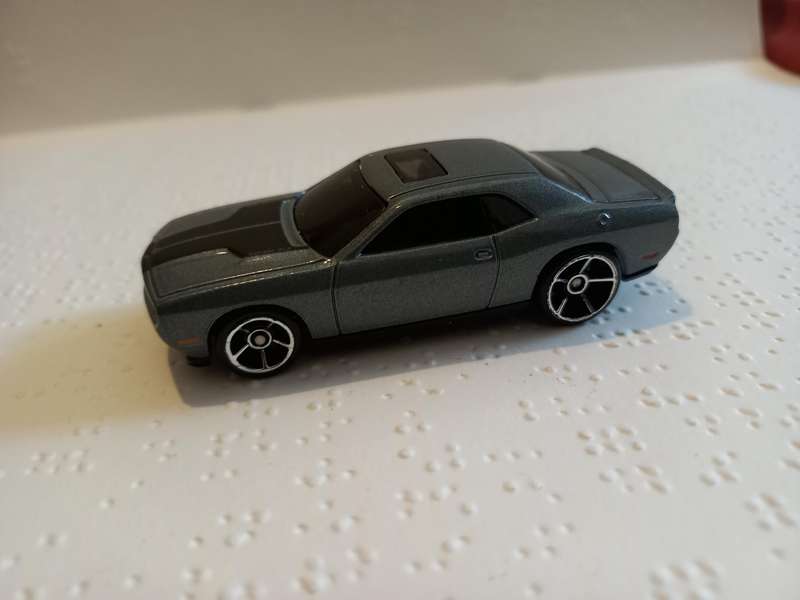 Hotwheels Dodge Challenger SRT8