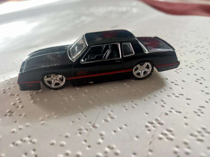 Maisto Chevy Monte Carlo SS - rubber tyres