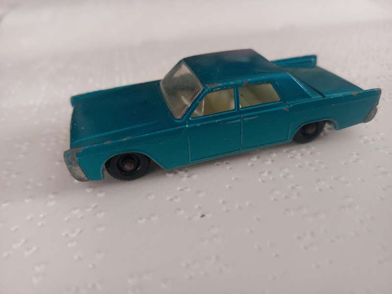 Lesney Matchbox series Lincoln Continental - blue