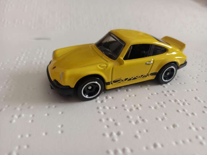 Hotwheels Porsche 911 Carrera