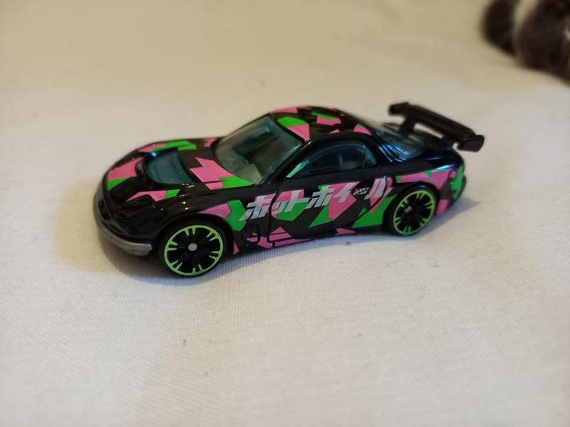 Hotwheels Neon Speeders Mazda RX7 drift