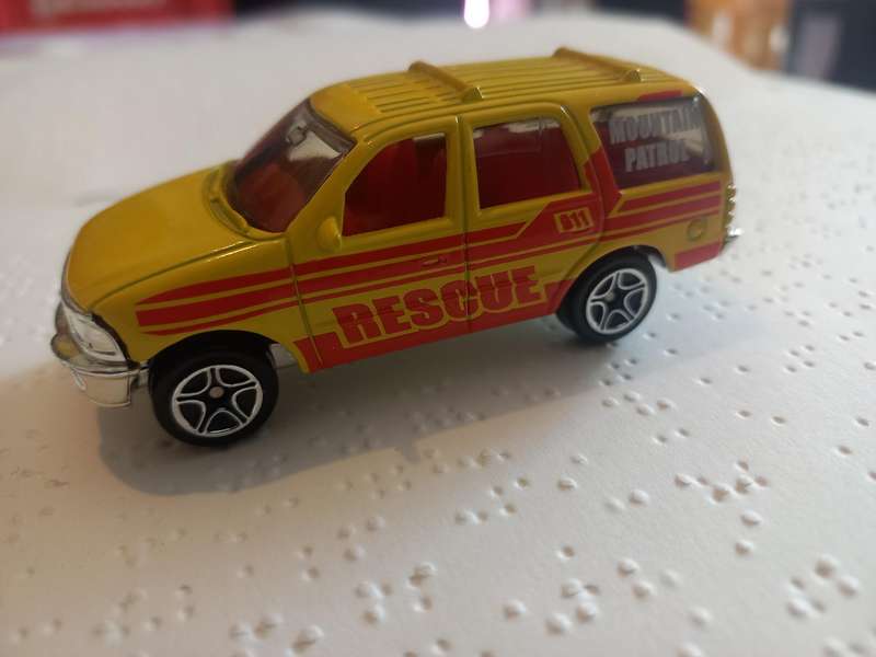 Matchbox Ford Expedition Mountain Patrol Rescue