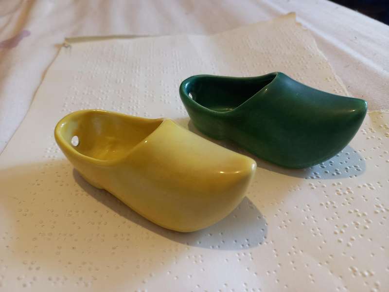Ornament - 2 dutch style shoes