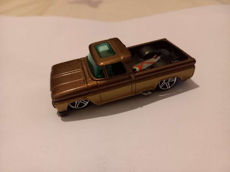 Hotwheels 62 Chevy - customed