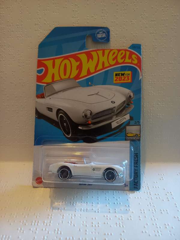 Hotwheels First Edition BMW 507 - white colour never released in SA - imported long card