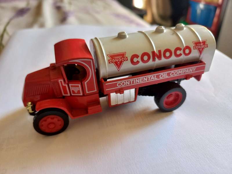 Matchbox Models of Yesteryear Mack tanker