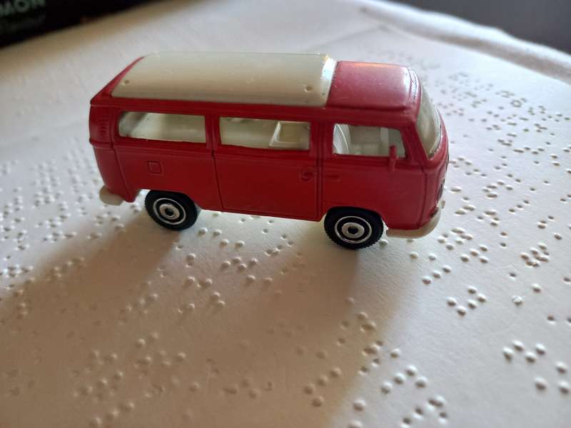 Matchbox Volkswagen Kombi Camper