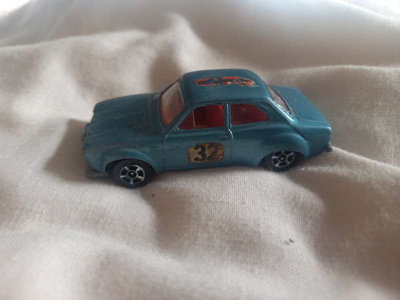 Corgi Juniors Whizzwheels Ford Escort