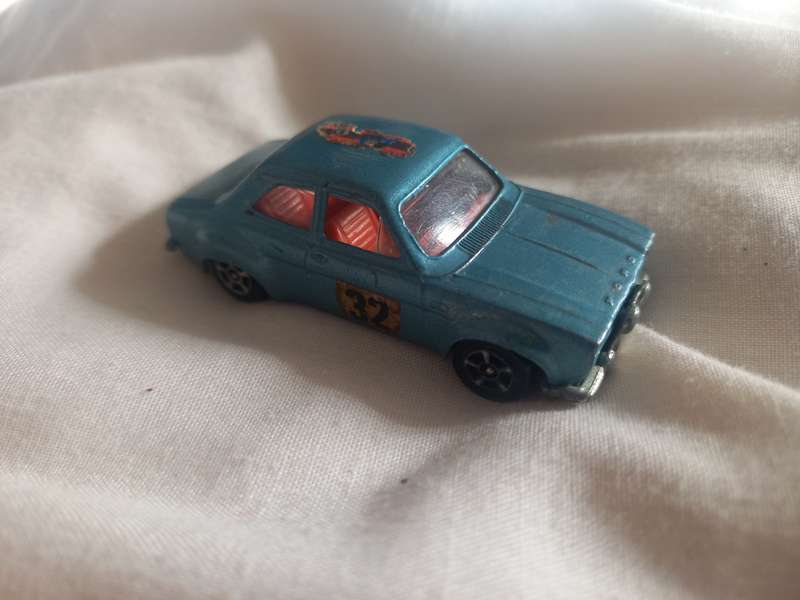 Corgi Juniors Whizzwheels Ford Escort