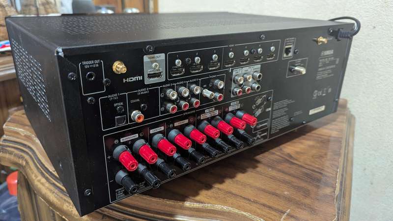 YAMAHA RX V-6A AMPLIFIER