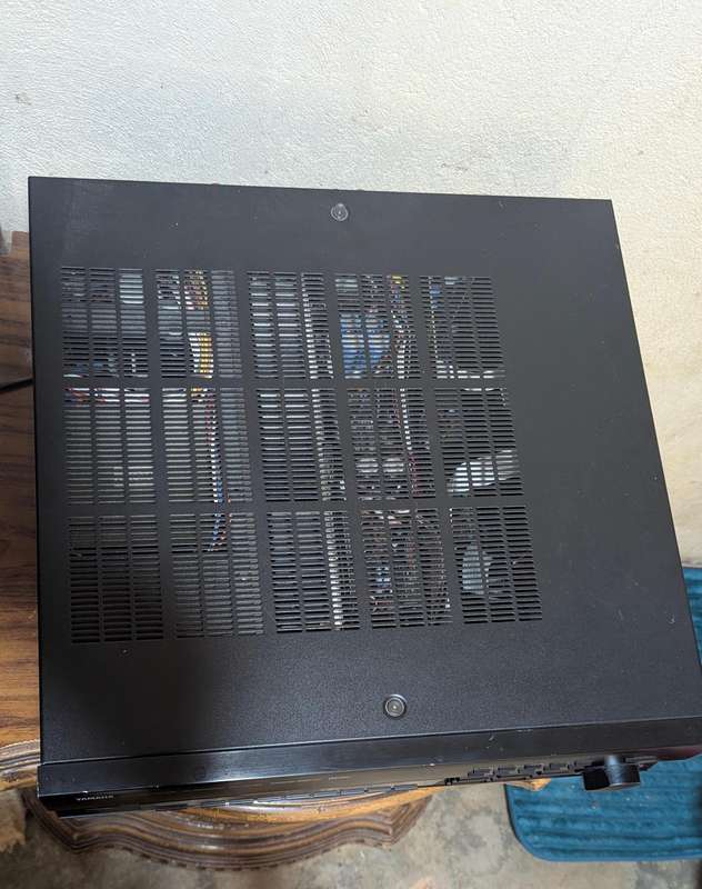 YAMAHA RX V-2092 AMPLIFIER