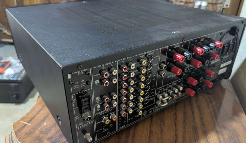 YAMAHA RX V-2092 AMPLIFIER
