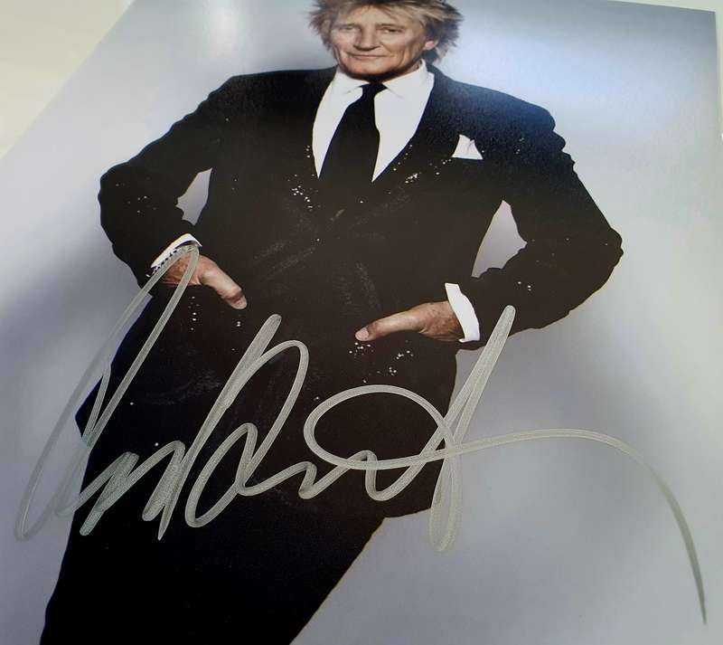 ROD STEWART - AUTHENTIC AUTOGRAPH INCL. COA