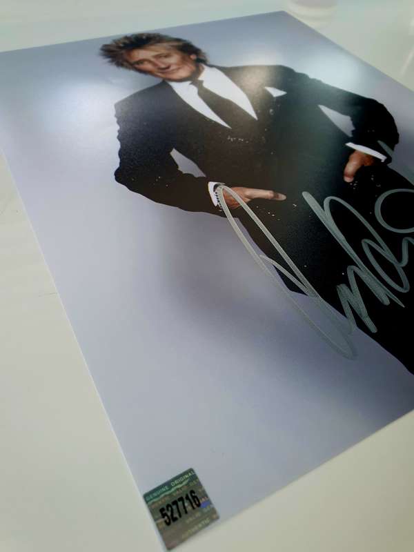 ROD STEWART - AUTHENTIC AUTOGRAPH INCL. COA