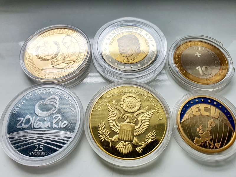 6 ENCAPSULATED COLLECTOR MEDALS