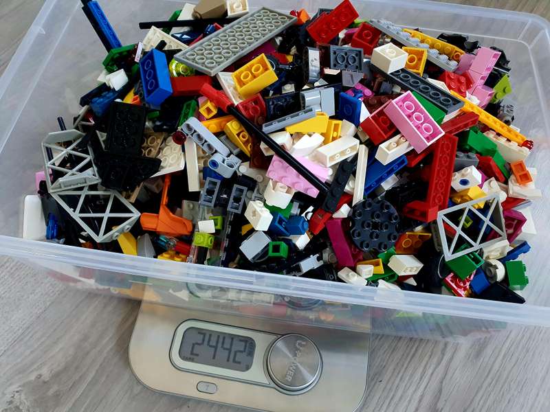 2.4 KG OF ORIGINAL LEGO PIECES - EXCELLENT CONDITION