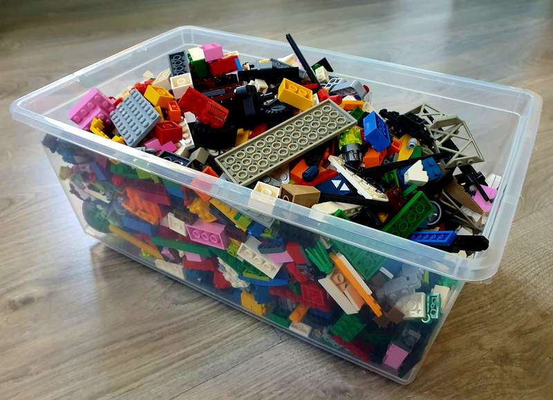2.4 KG OF ORIGINAL LEGO PIECES - EXCELLENT CONDITION