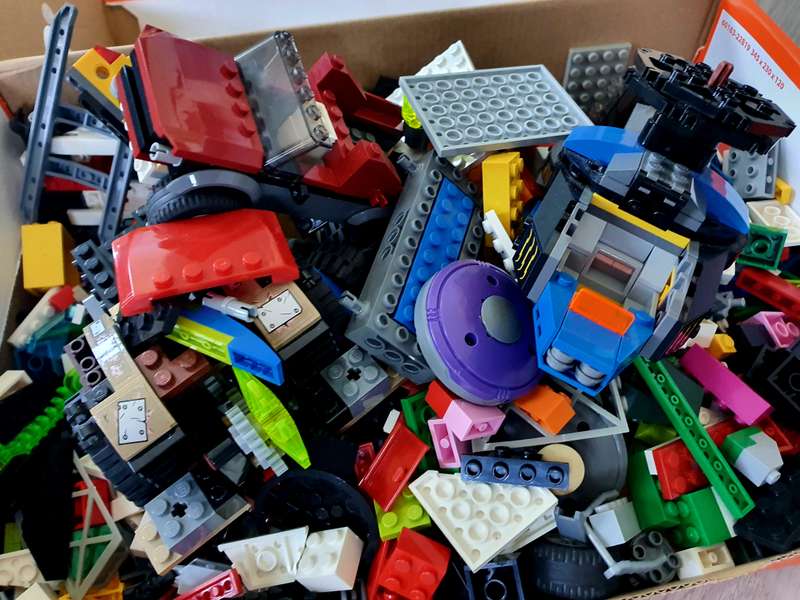 2.4 KG OF ORIGINAL LEGO PIECES - EXCELLENT CONDITION