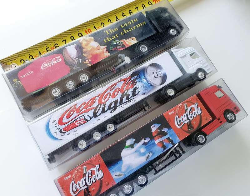 3 HIGHLY COLLECTIBLE COCA-COLA COLLECTOR TRUCKS - SET 1 OF 3 - 20CM