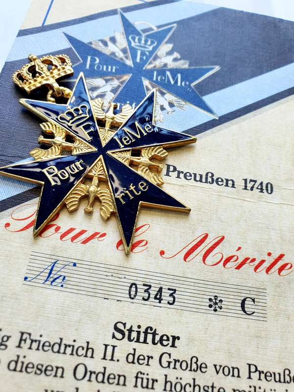GÖDE pour le merite, or "Blue Max," medal, a prestigious Prussian military order established in 1740