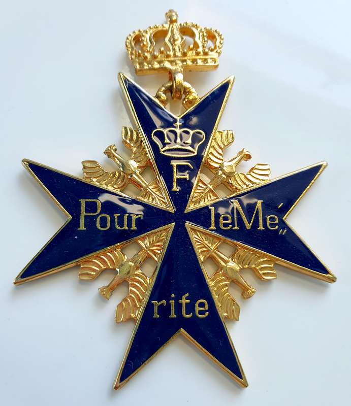 GÖDE pour le merite, or "Blue Max," medal, a prestigious Prussian military order established in 1740