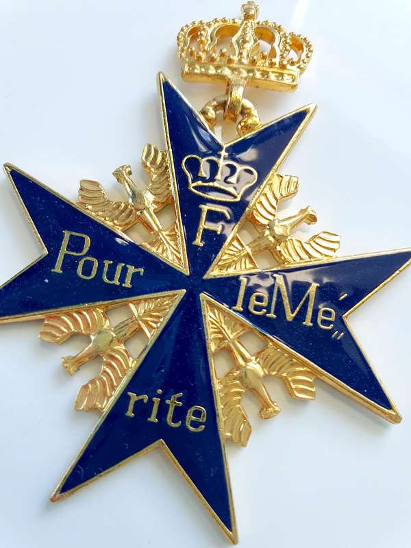 GÖDE pour le merite, or "Blue Max," medal, a prestigious Prussian military order established in 1740