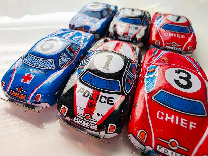 6 x NOMURA JAPANESE TIN TOY CARS - APP. AROUND 1950 - PRISTINE CONDITION
