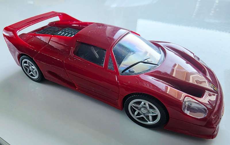 4 x SHELL V-POWER FERRARI PACKAGE + 2 SEALED FULL METAL CHROME KEYRINGS