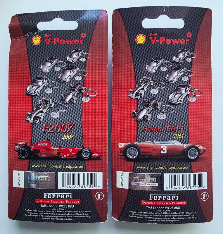 4 x SHELL V-POWER FERRARI PACKAGE + 2 SEALED FULL METAL CHROME KEYRINGS