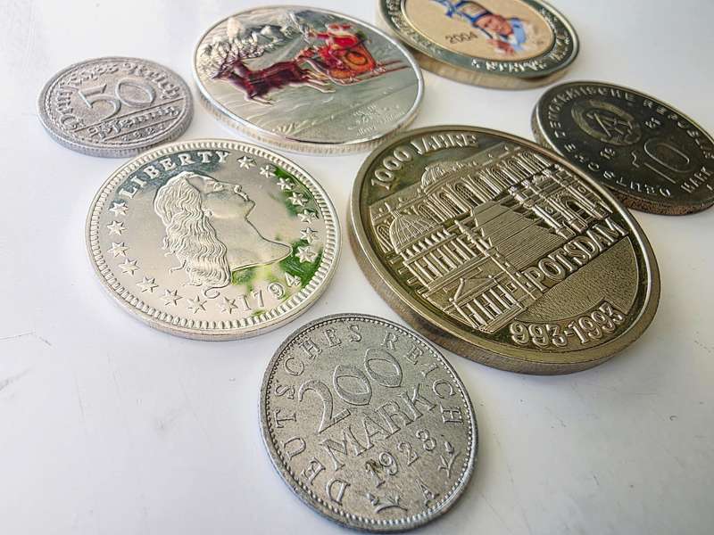 COIN & MEDAL LOT - INTERESTING PIECES