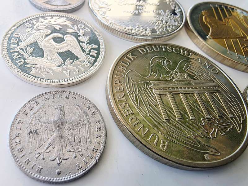 COIN & MEDAL LOT - INTERESTING PIECES