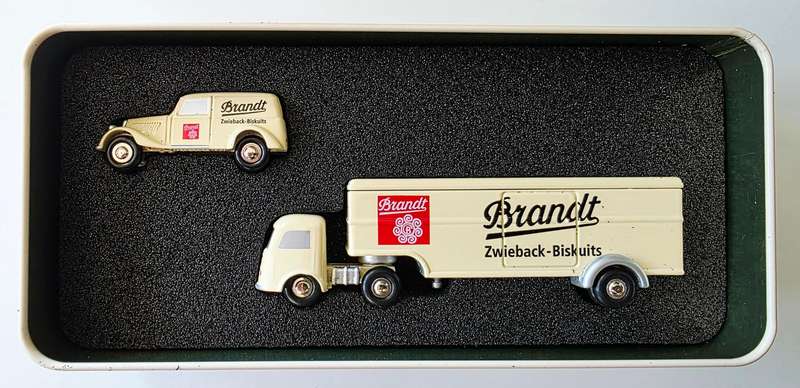 SCHUCO PICCOLO SET 2003 - LIMITED EDITION 2222 ONLY - IN BISCUIT TIN