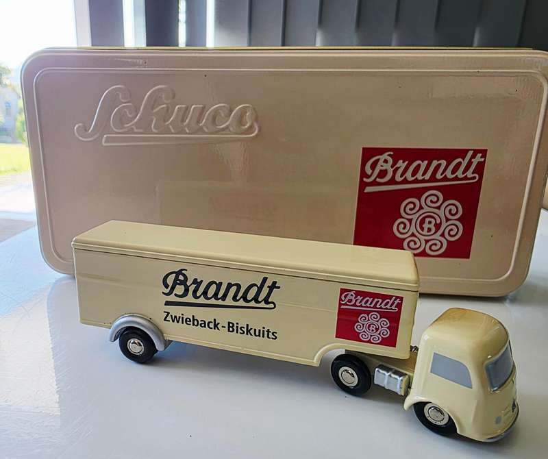 SCHUCO PICCOLO SET 2003 - LIMITED EDITION 2222 ONLY - IN BISCUIT TIN