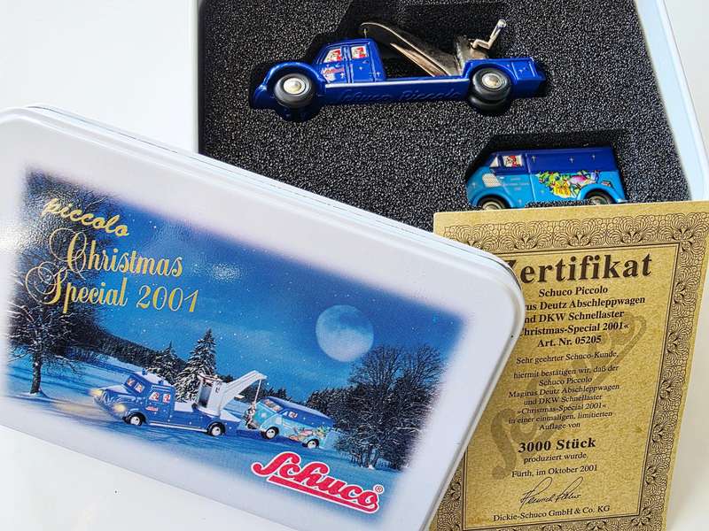 SCHUCO PICCOLO SET 2001 - LIMITED EDITION 3000 ONLY - CHRISTMAS TIN DISPLAY BOX