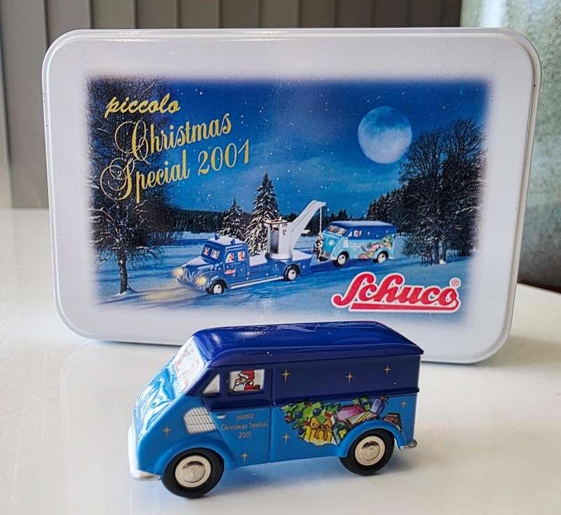 SCHUCO PICCOLO SET 2001 - LIMITED EDITION 3000 ONLY - CHRISTMAS TIN DISPLAY BOX