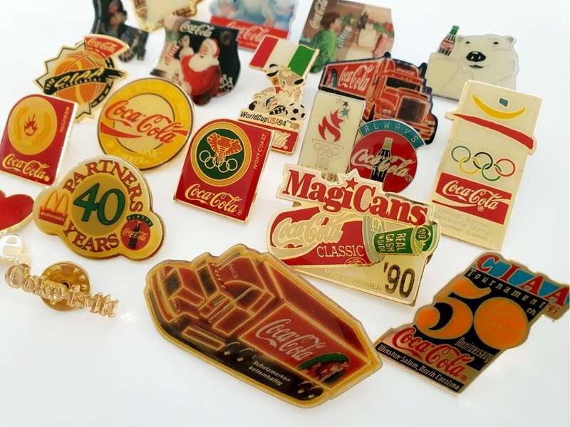 20 VINTAGE COLLECTIBLE COKE PINS - BEST LOT - FROM 1990 UP
