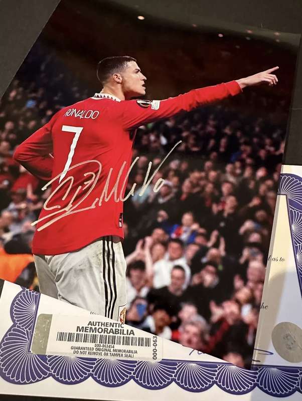 ORIGINAL AUTOGRAPH - CHRISTIANO RONALDO - 100% ORIGINAL + COA